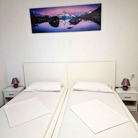 Split Apartment Buitenkant foto
