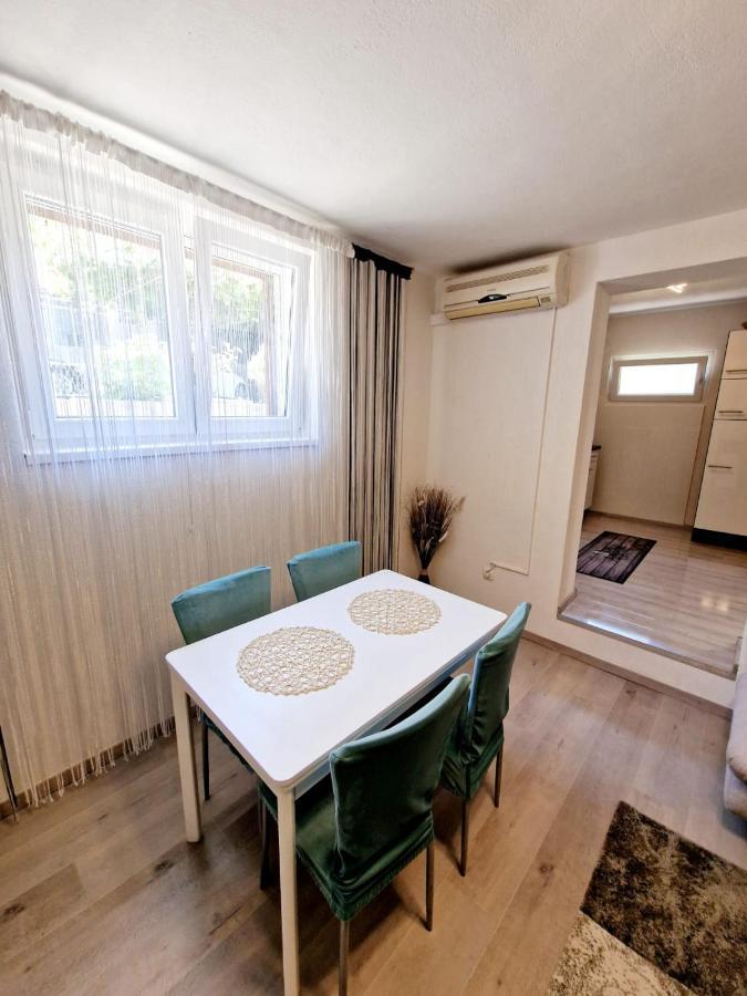 Split Apartment Buitenkant foto