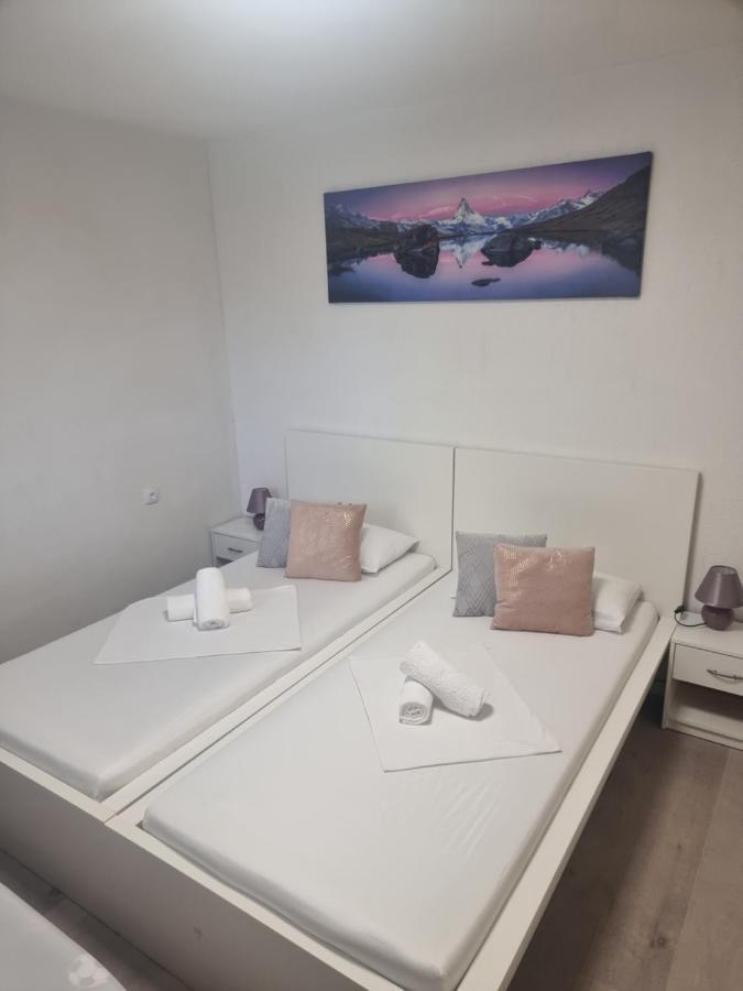Split Apartment Buitenkant foto